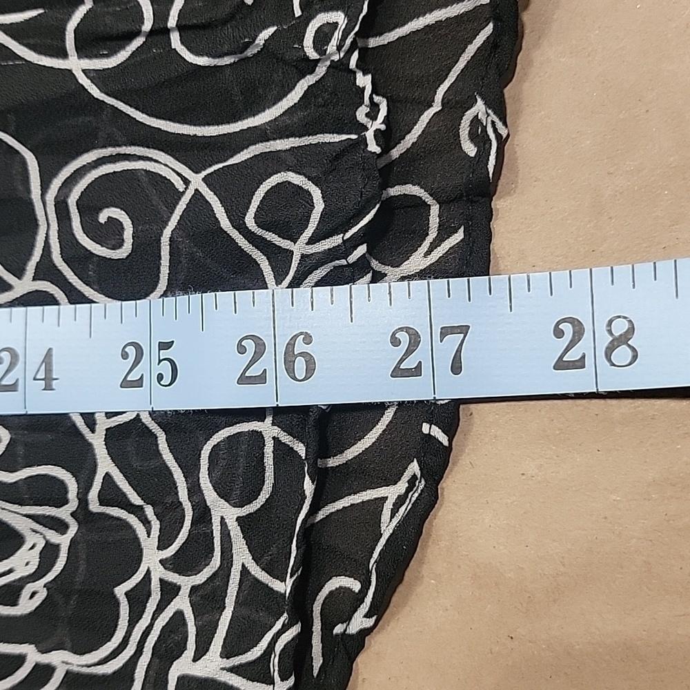 Worthington Woman, Size 2X, Black with White Line Art Pattern Button Down Blouse - Picture 8 of 10